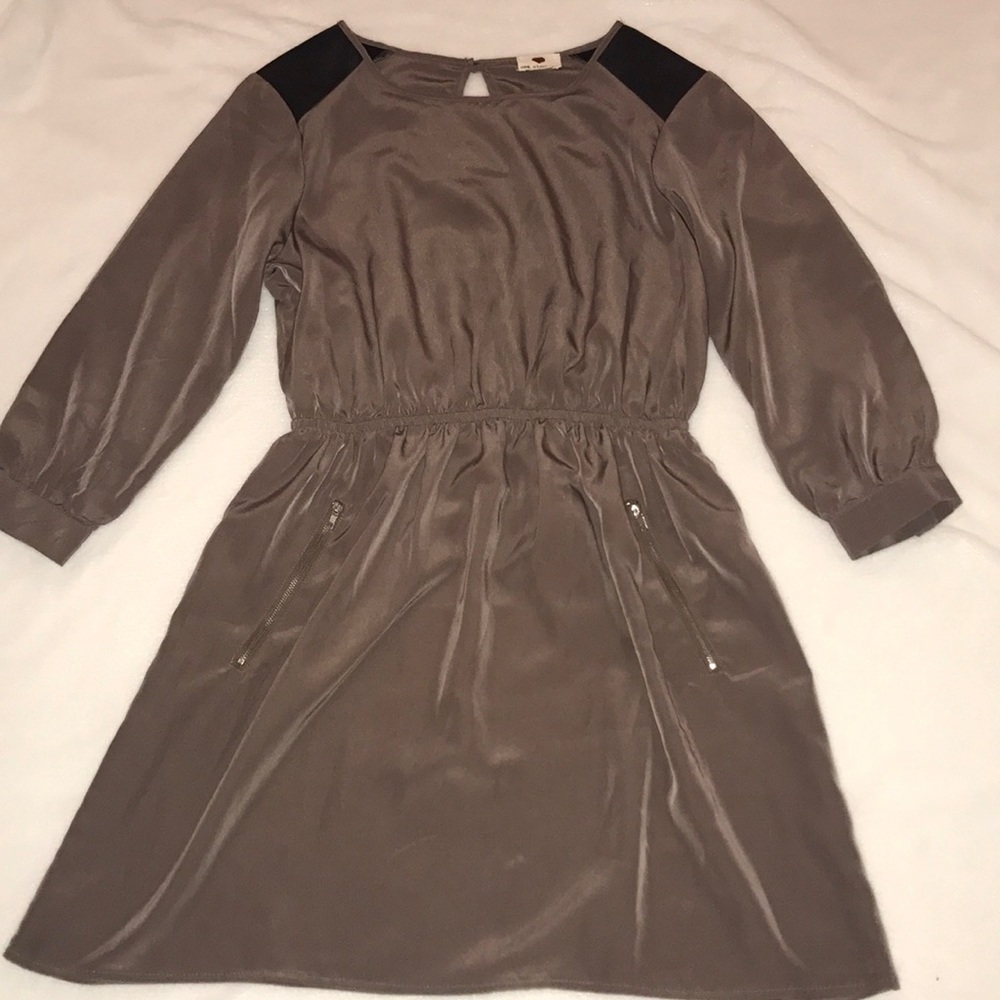 Medium dress